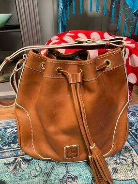 Dooney & Bourke Florentine Edge Leather  bucket BAG QVC camel brown NEW